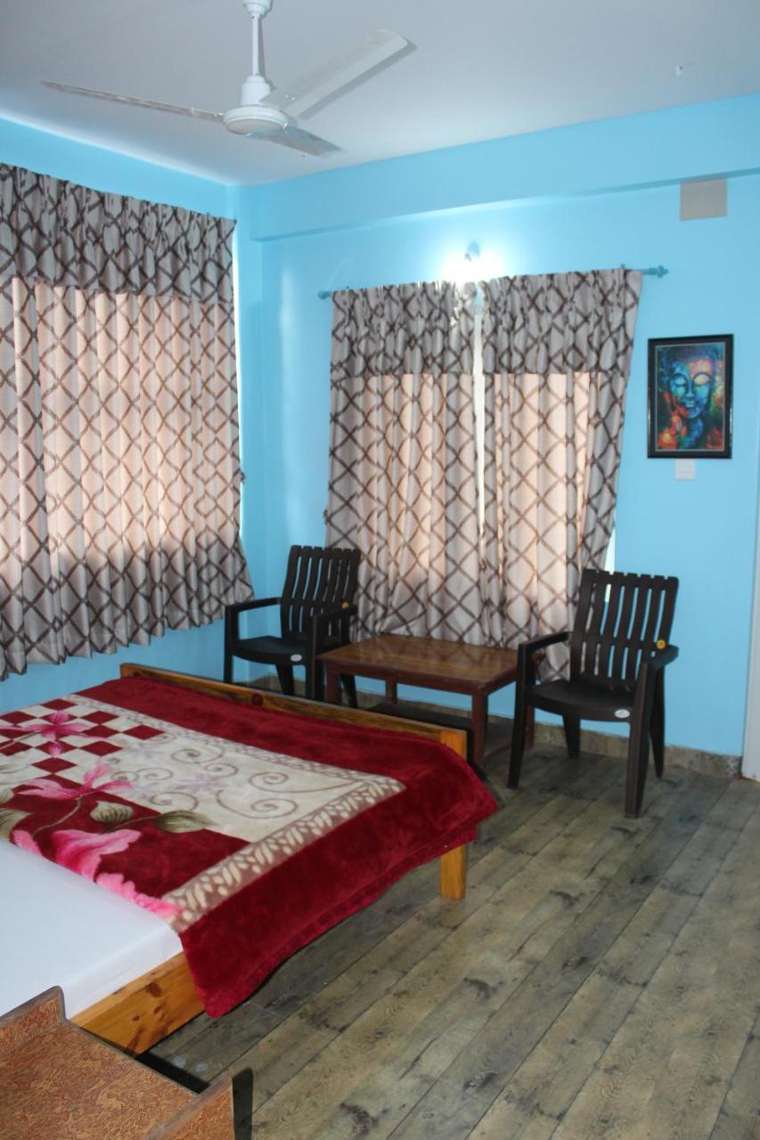 Bickey'S Homestay โพคารา ภายนอก รูปภาพ